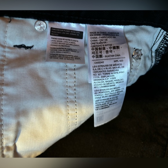 NWT Levi’s High Loose Flare Jeans - Picture 12 of 15